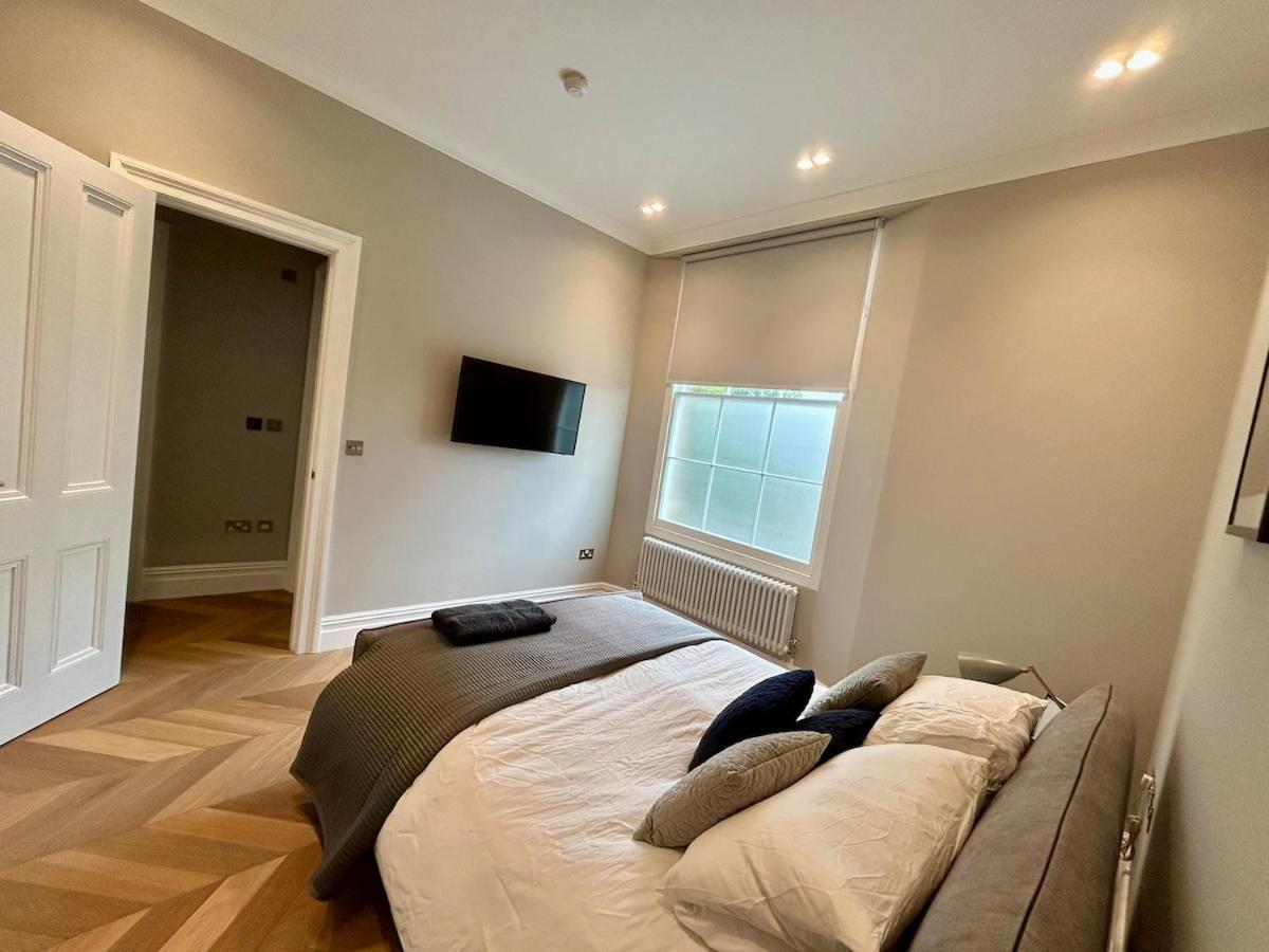 Luxury In Zone 1 Apartment *