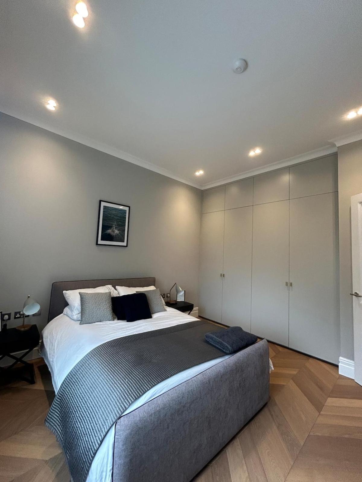 Luxury In Zone 1 Apartment London